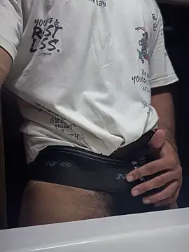 mrtoy121 online show from October 2025 05:58:02 PM