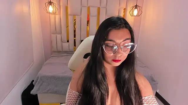 Karla hernandez  online show from February 2025 02:22:02 PM