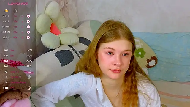 Snapshot of TrissMerigold9 chatting on October 2025 09:32:01 AM TrissMerigold9 online show from October 2025 09:32:01 AM