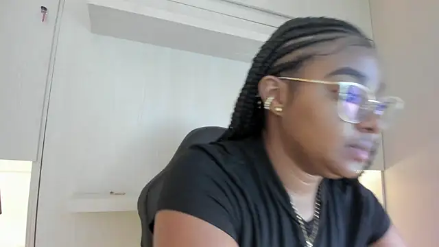 tamaraa smiith online show from February 2026 07:34:02 PM