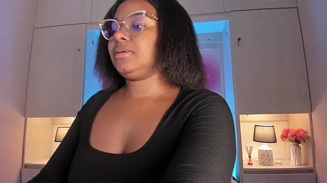 Snapshot of tamaraa_smiith chatting on May 2026 07:56:02 PM tamaraa smiith online show from May 2026 07:56:02 PM