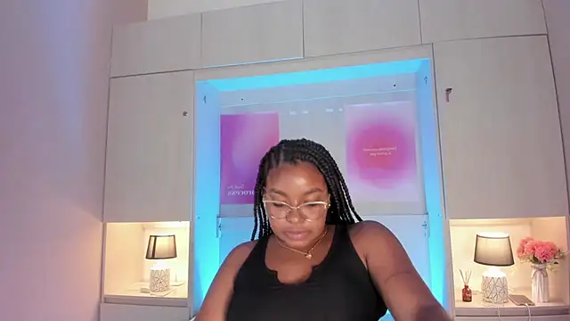 Snapshot of tamaraa_smiith chatting on May 2026 01:57:16 AM tamaraa smiith online show from May 2026 01:57:16 AM