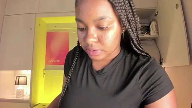 Snapshot of tamaraa_smiith chatting on June 2026 07:38:02 PM tamaraa smiith online show from June 2026 07:38:02 PM