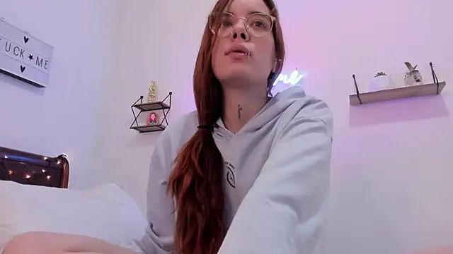 Manuela monroe online show from December 2025 11:33:02 PM