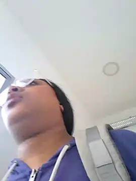 Adelehottman online show from December 2025 12:22:01 PM