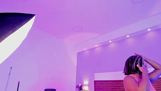 Adelehottman online show from March 2026 12:52:01 PM