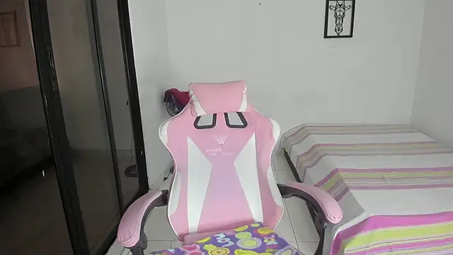 julinee smithh online show from February 2026 11:41:01 AM