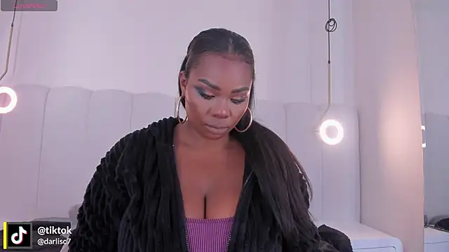 Snapshot of _huge_boobs_ebony chatting on October 2025 07:11:01 PM huge boobs ebony online show from October 2025 07:11:01 PM