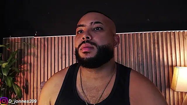 Snapshot of DilanJonnes_ chatting on September 2025 10:42:02 PM DilanJonnes online show from September 2025 10:42:02 PM