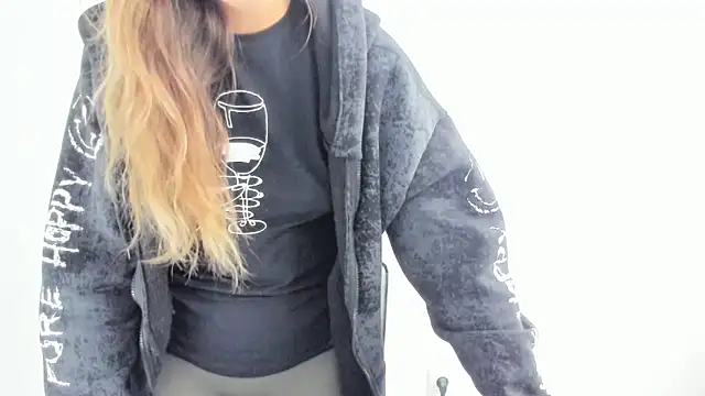 Summmmersky online show from October 2025 08:44:01 AM