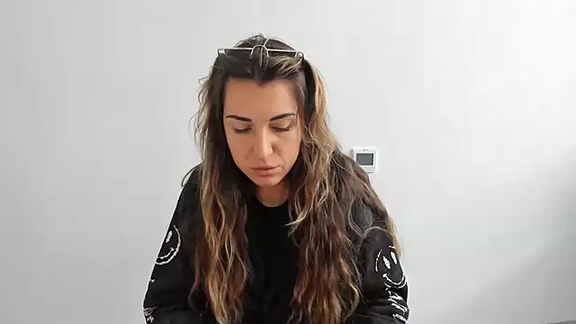 Summmmersky online show from October 2025 09:43:01 AM