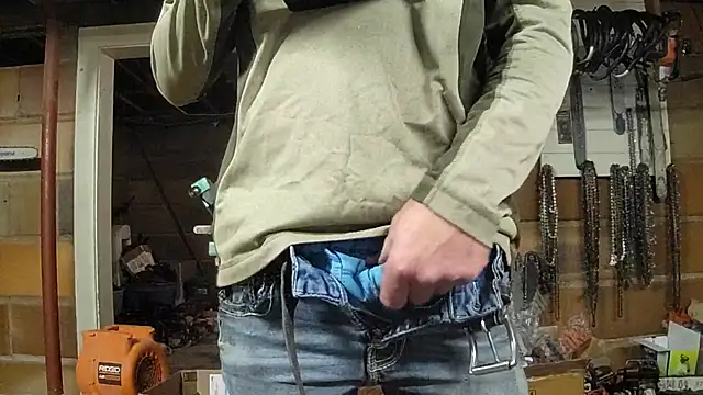 Bigoleslong98765 online show from November 2025 03:45:02 PM