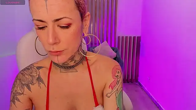 GinebraaFox  online show from December 2024 04:00:01 PM