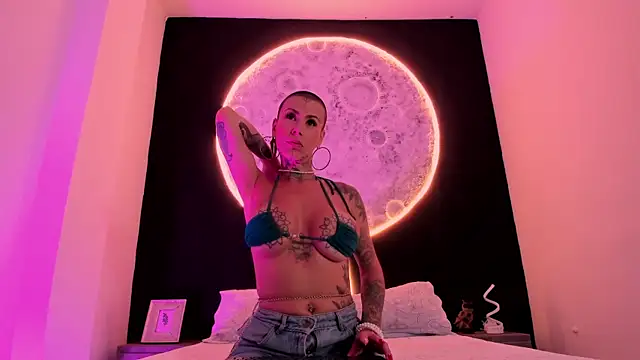 GinebraaFox  online show from February 2025 03:03:01 PM