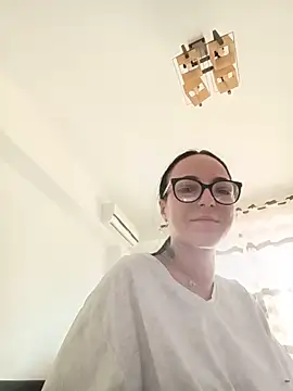 IzabelllNoir online show from May 2026 12:56:01 PM