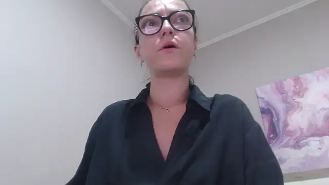 Snapshot of IzabelllNoir chatting on June 2026 06:56:01 AM IzabelllNoir online show from June 2026 06:56:01 AM