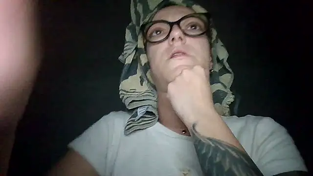 Snapshot of IzabelllNoir chatting on June 2026 08:24:01 PM IzabelllNoir online show from June 2026 08:24:01 PM