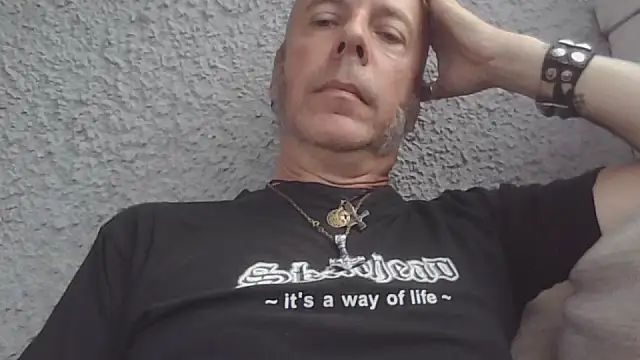 Snapshot of SHARPSkinhead chatting on June 2026 06:30:02 AM SHARPSkinhead online show from June 2026 06:30:02 AM