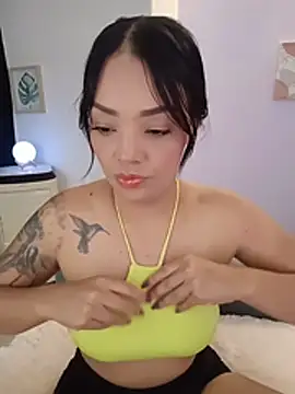 Sara LipsX online show from April 2026 03:22:02 AM