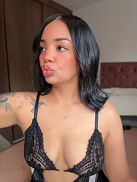Sara LipsX online show from June 2026 10:36:01 PM