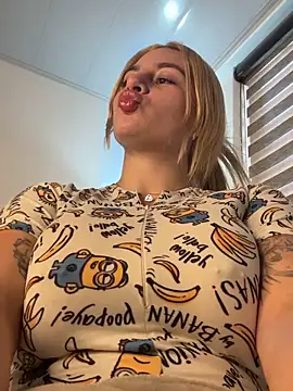 AtheneaRossi online show from September 2025 08:47:01 PM