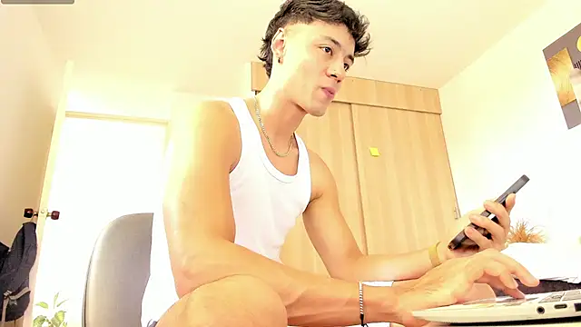 Sebastian-Dash online show from November 2025 07:50:02 PM