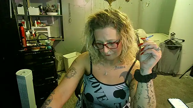 Lisalovely6981 online show from February 2025 11:03:02 PM