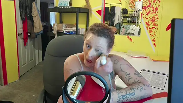 Lisalovely6981 online show from November 2025 02:50:02 PM