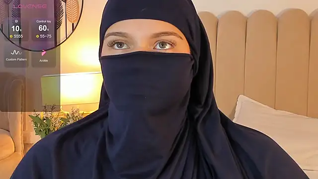 Snapshot of anna-henao chatting on December 2024 03:33:01 PM anna-henao online show from December 2024 03:33:01 PM