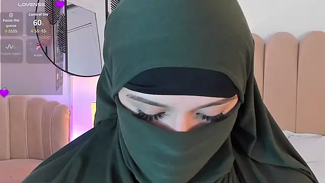 Snapshot of anna-henao chatting on September 2025 10:09:01 PM anna-henao online show from September 2025 10:09:01 PM