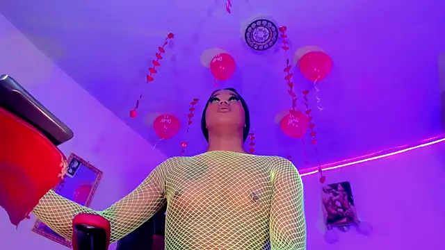 naomy  xx online show from February 2025 01:33:01 AM