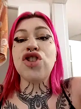 divine eve online show from February 2025 04:40:02 PM