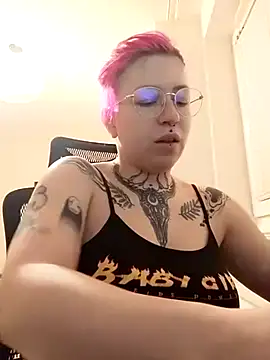 divine eve online show from February 2025 06:01:02 PM