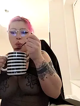 divine eve online show from March 2025 07:56:01 PM