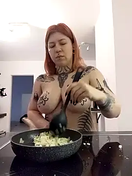 Snapshot of divine_eve chatting on February 2026 08:22:01 AM divine eve online show from February 2026 08:22:01 AM