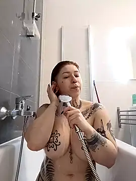 Snapshot of divine_eve chatting on February 2026 01:51:01 PM divine eve online show from February 2026 01:51:01 PM