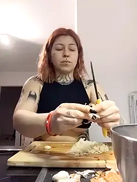 Snapshot of divine_eve chatting on February 2026 04:39:02 PM divine eve online show from February 2026 04:39:02 PM