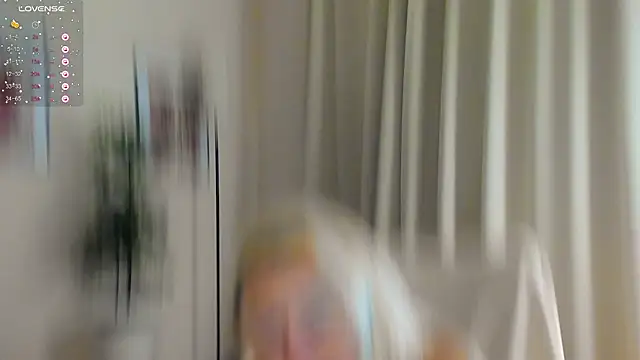 mira robinsonnn online show from September 2025 03:06:01 PM