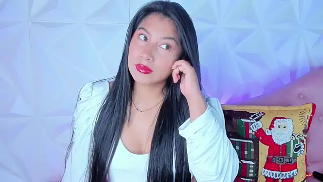 LinnaGardenia online show from December 2024 02:06:02 PM