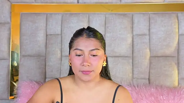 LinnaGardenia online show from February 2026 01:40:01 PM