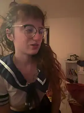 Snapshot of _foxygirl_ chatting on January 2025 06:10:02 PM  foxygirl  online show from January 2025 06:10:02 PM