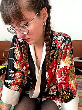 Snapshot of _foxygirl_ chatting on October 2025 09:51:01 AM  foxygirl  online show from October 2025 09:51:01 AM