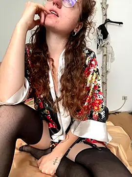 Snapshot of _foxygirl_ chatting on October 2025 08:58:02 AM  foxygirl  online show from October 2025 08:58:02 AM