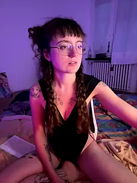 Snapshot of _foxygirl_ chatting on October 2025 05:03:01 PM  foxygirl  online show from October 2025 05:03:01 PM