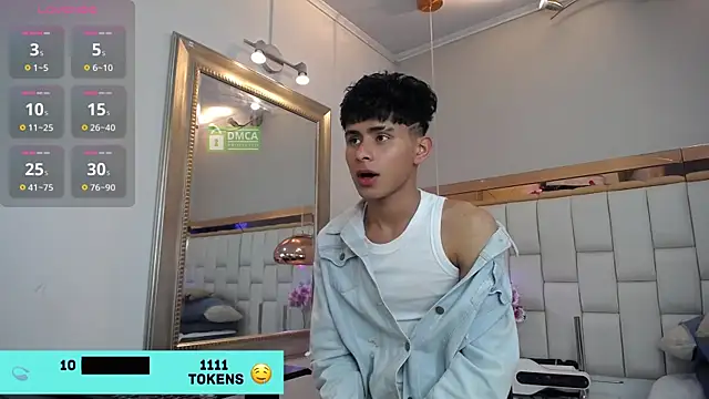 Snapshot of Jhonny-Blake chatting on February 2025 08:57:01 PM Jhonny-Blake online show from February 2025 08:57:01 PM