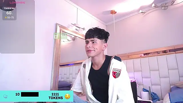 Snapshot of Jhonny-Blake chatting on February 2025 08:59:02 PM Jhonny-Blake online show from February 2025 08:59:02 PM
