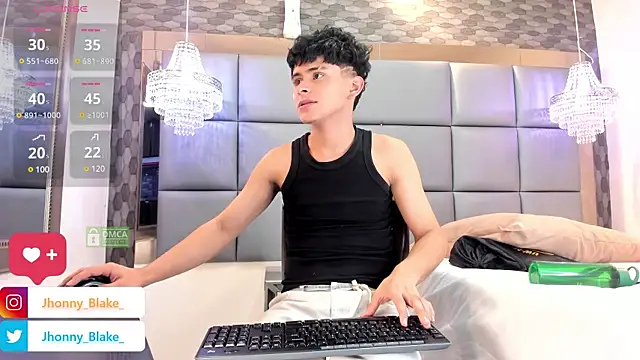 Snapshot of Jhonny-Blake chatting on March 2025 08:59:01 PM Jhonny-Blake online show from March 2025 08:59:01 PM