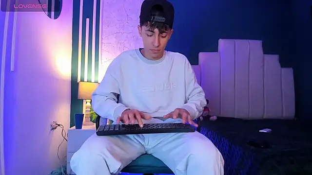 AlessandroDybala online show from February 2025 11:49:01 AM