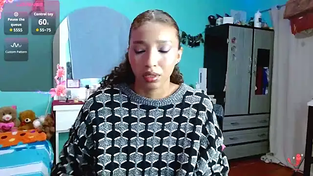 Snapshot of sensitive_brunette chatting on November 2025 11:37:01 PM sensitive brunette online show from November 2025 11:37:01 PM