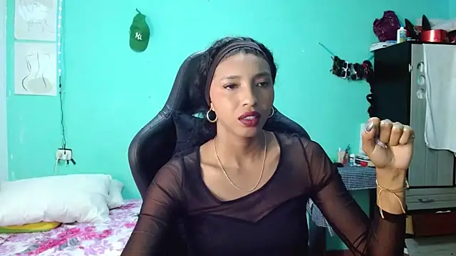 Snapshot of sensitive_brunette chatting on May 2026 06:05:02 PM sensitive brunette online show from May 2026 06:05:02 PM
